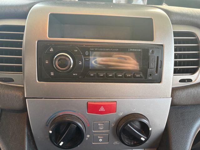 LANCIA Ypsilon 1.3 MJT 75 CV Argento PRIMO PREZZO OK NEOPATENTATI