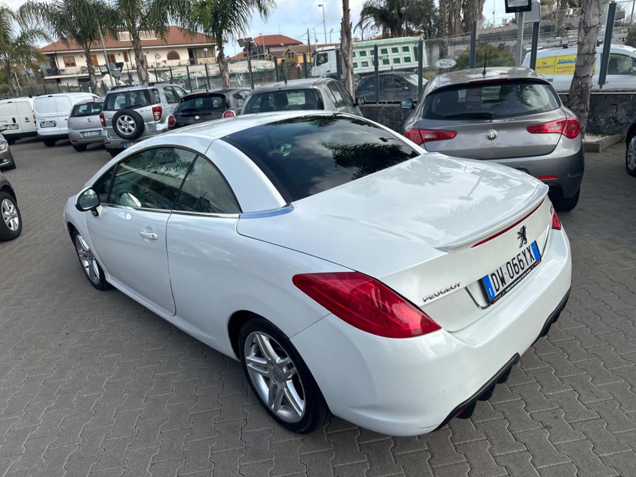 Peugeot 308 2.0 HDi 140CV CC Féline