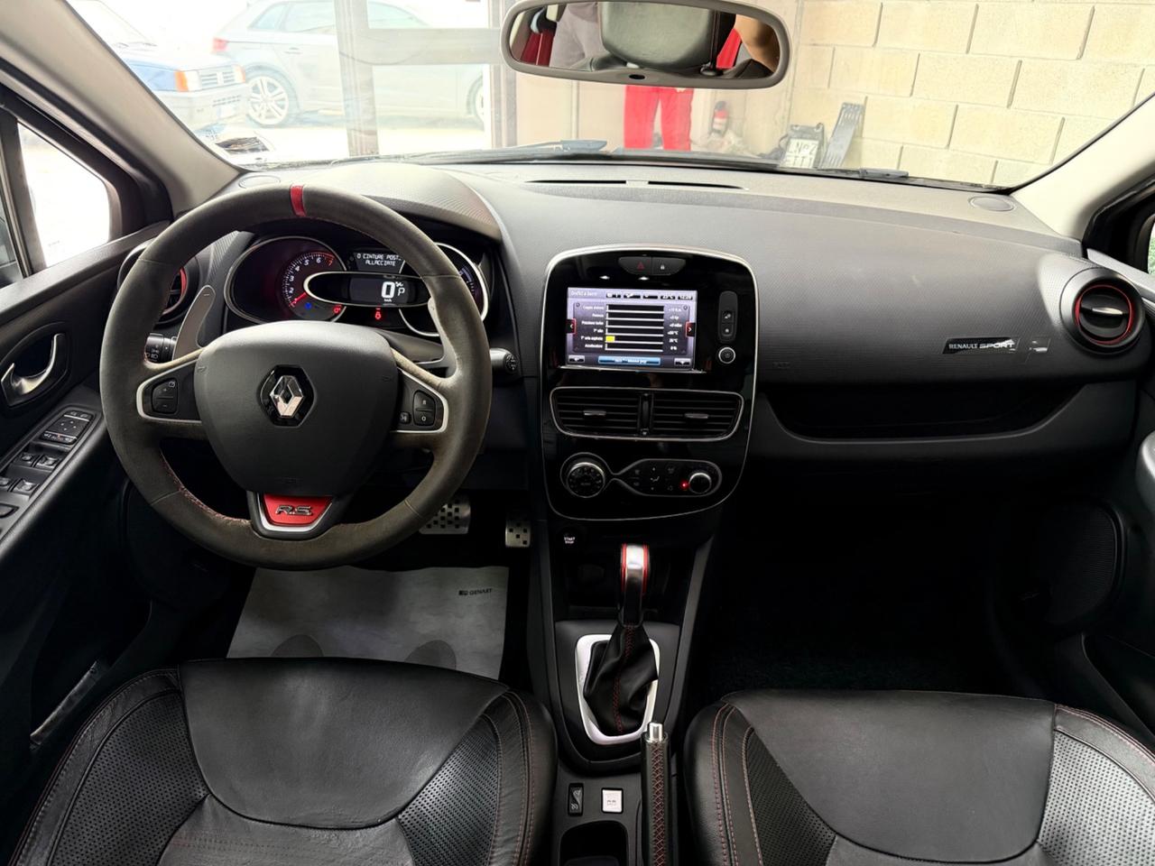 Renault Clio TCe 220CV R.S. Trophy