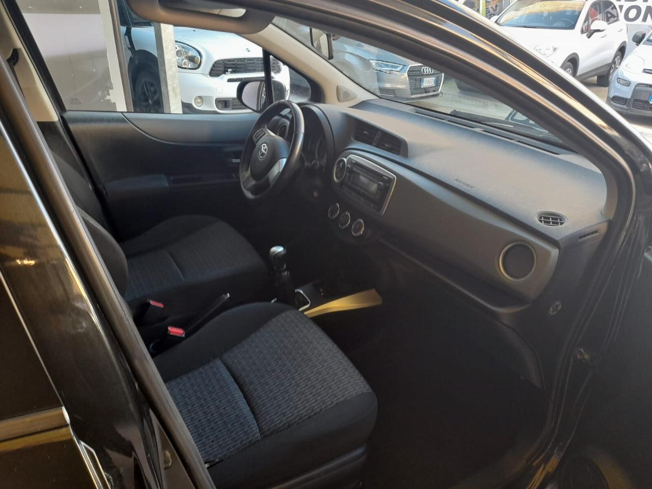 Toyota Yaris 1.4cc diesel 12 mesi garanzia-2014