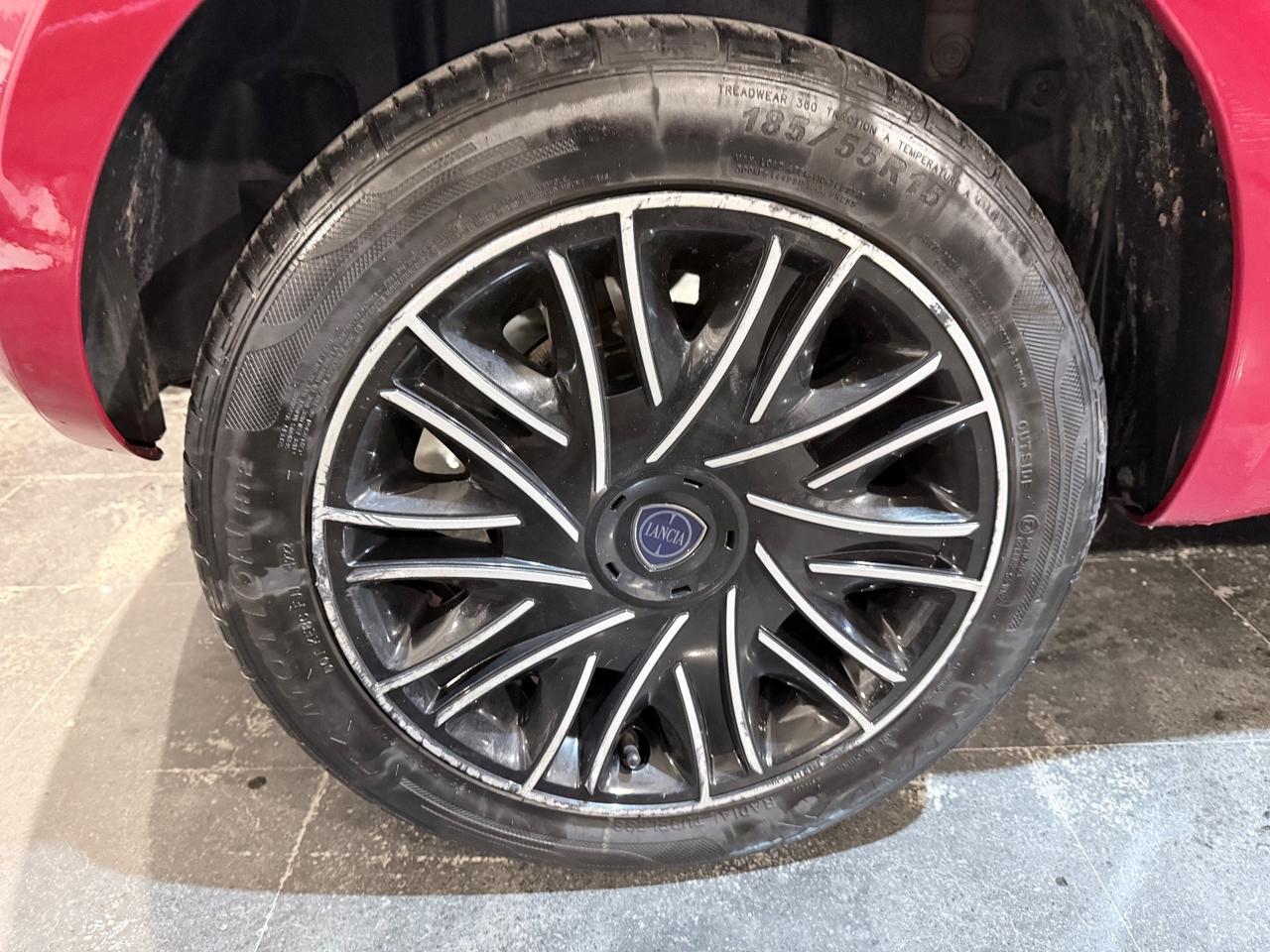 Lancia Ypsilon 1.2 69 CV 5 porte GPL Ecochic Gold