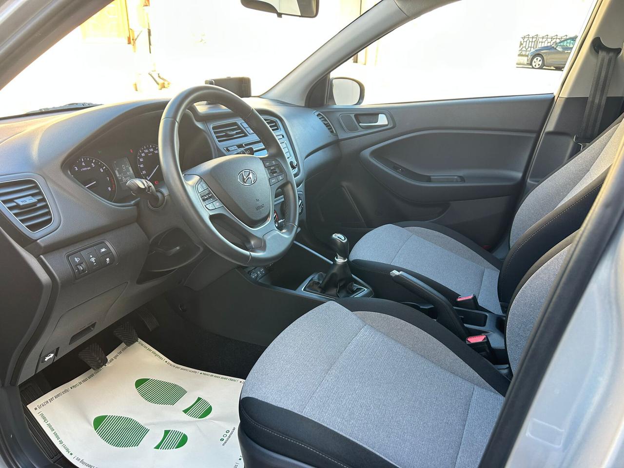 Hyundai i20 1.2 84 Cv STYLE LED-2015