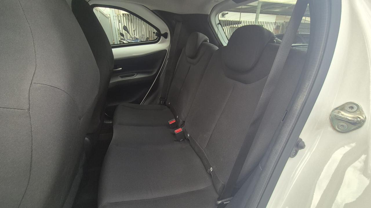 Toyota Aygo X 1.0 VVT-i 72 CV 5 porte Lounge S-CVT