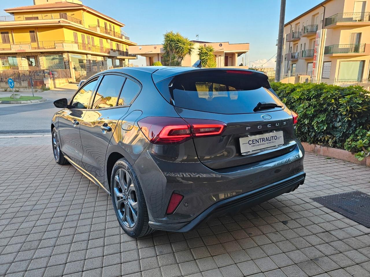 Ford Focus 1.0 EcoBoost Hybrid 125 CV 5p. ST-Line