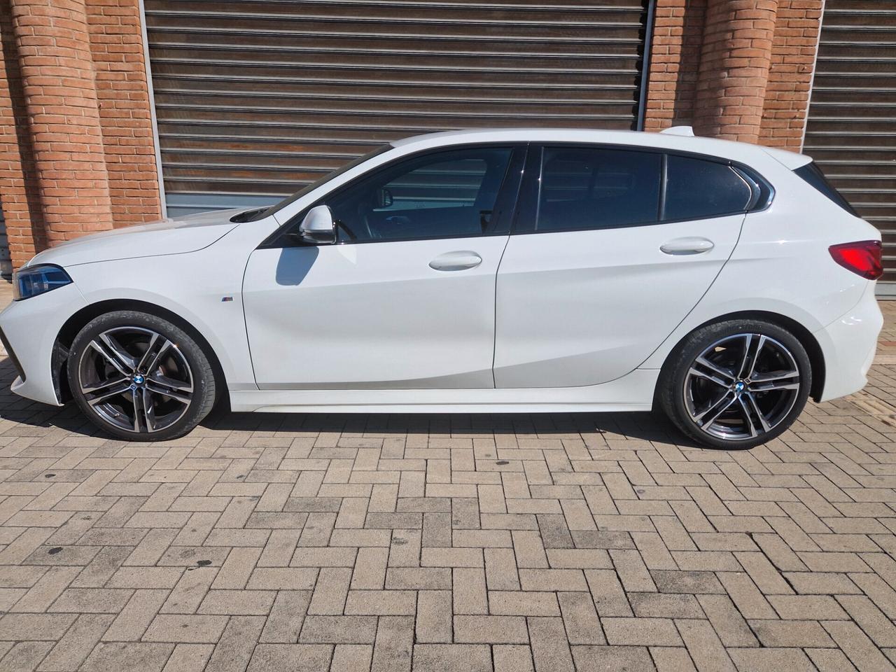 Bmw 118 118d 5p. Msport