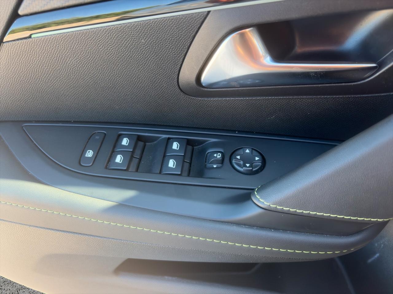 PEUGEOT 208 1.2 HYBRID GT 110CV L’AUTO DEL MOMENTO