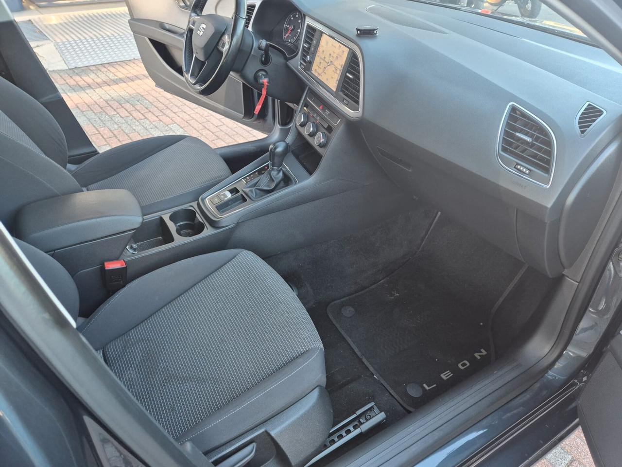 Seat Leon 1.6 TDI DSG ST Business E6D -- OK Neopat.!!
