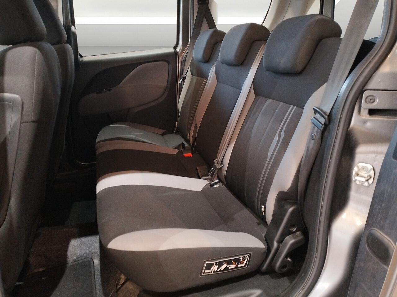 FIAT DOBLO 1.6 Lounge 120 CV * 5 POSTI *