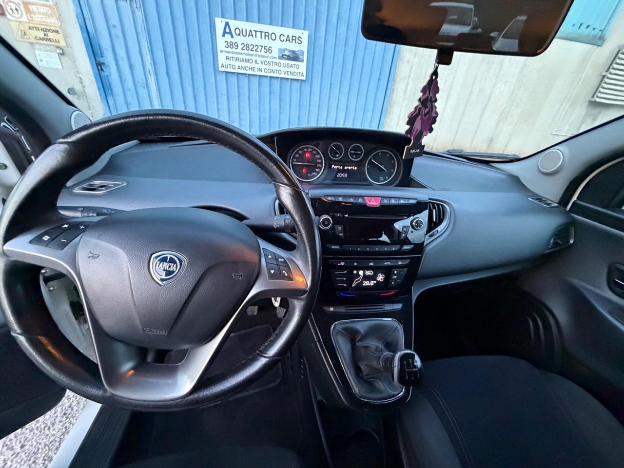 Lancia Ypsilon 1.3 MJT 75 CV Platino