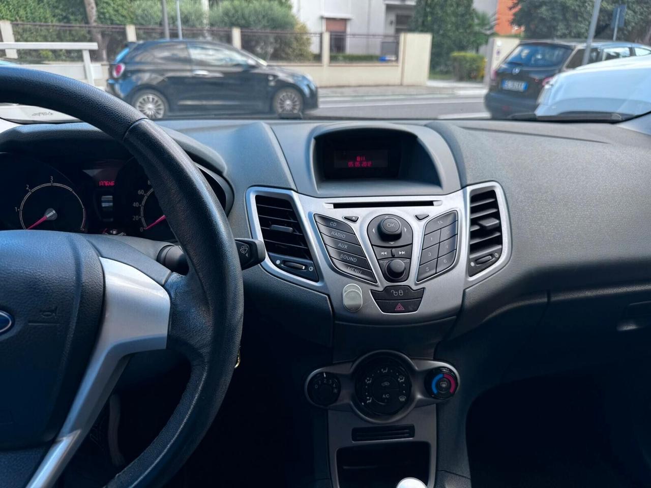 FORD FIESTA 1.4 TDCi 68cv 3p TITANIUM NEOPATENTATI