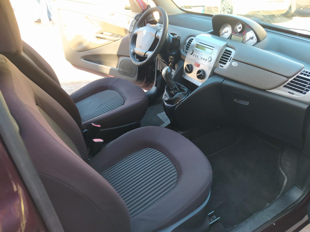 Lancia Ypsilon 1.3 MJT 75 CV Elle Neopatentati