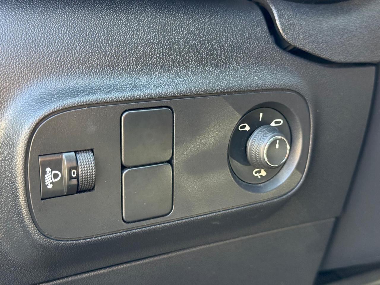 Citroen C3 83cv Benzina 5 porte Shine Navi bicolor pdc