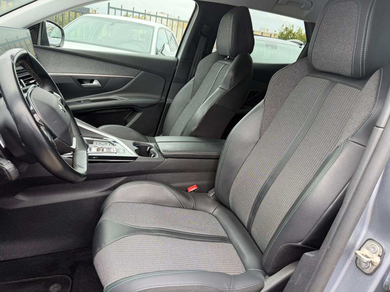 Peugeot 3008 BlueHDi 130 S&S EAT8 Allure Pack