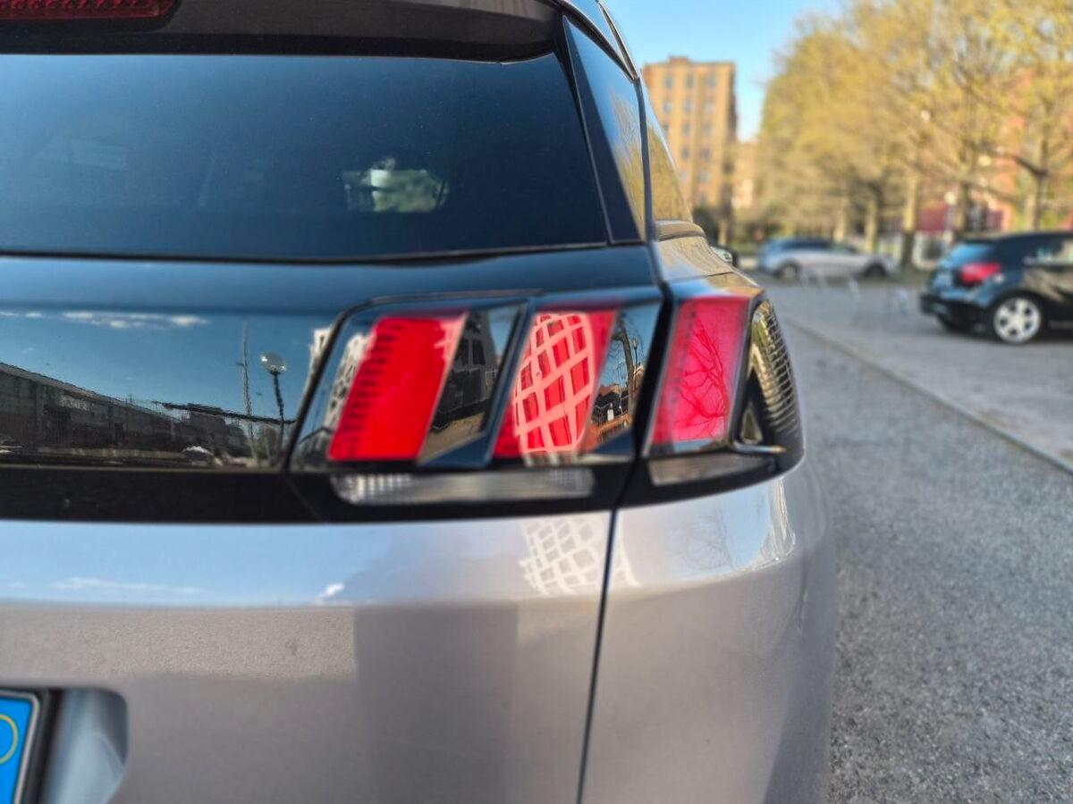 Peugeot 3008 1.5 bluehdi Business s&s 130cv