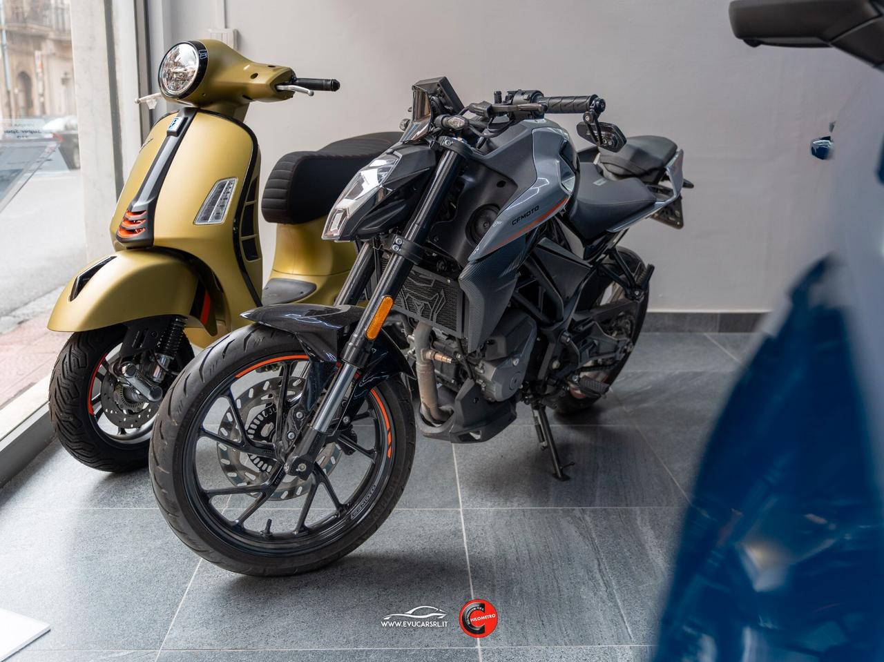 Cf Moto 300NK