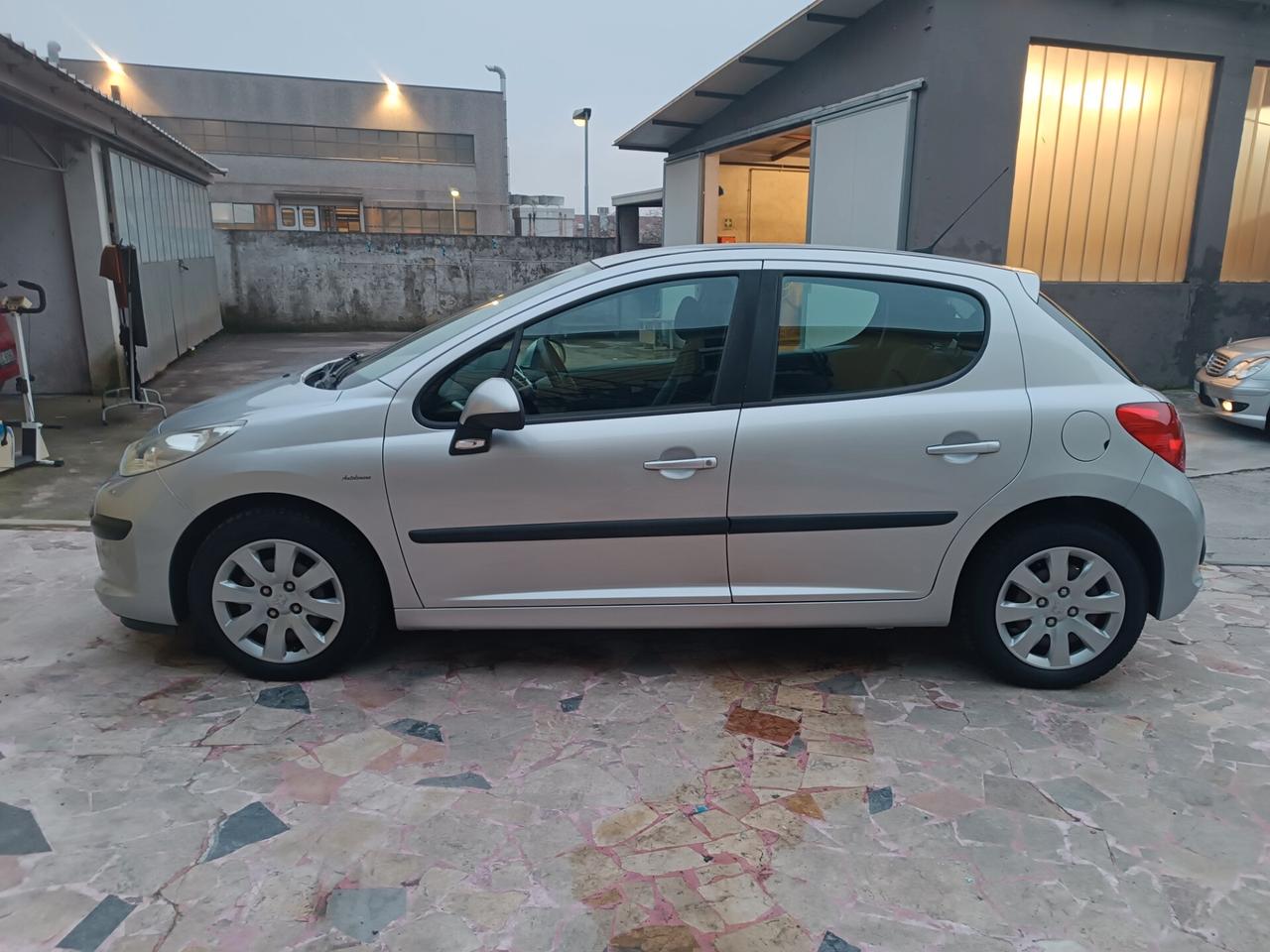 Peugeot 207 1.4 GPL garanzia