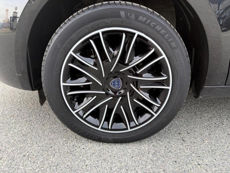 LANCIA YPSILON 1.2 BENZ 69 CV ADATTA A NEOPATENTATI