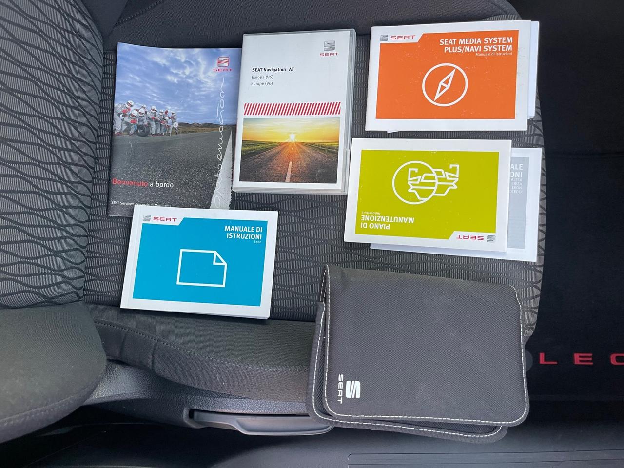 SEAT LEON 1.6 TDI 105CV BERLINA FULL NAVI MY15