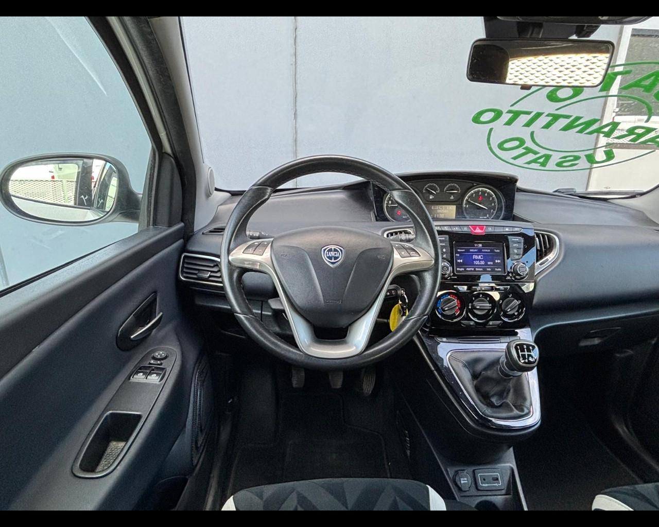 LANCIA Ypsilon III 2015 - Ypsilon 1.2 Silver 69cv