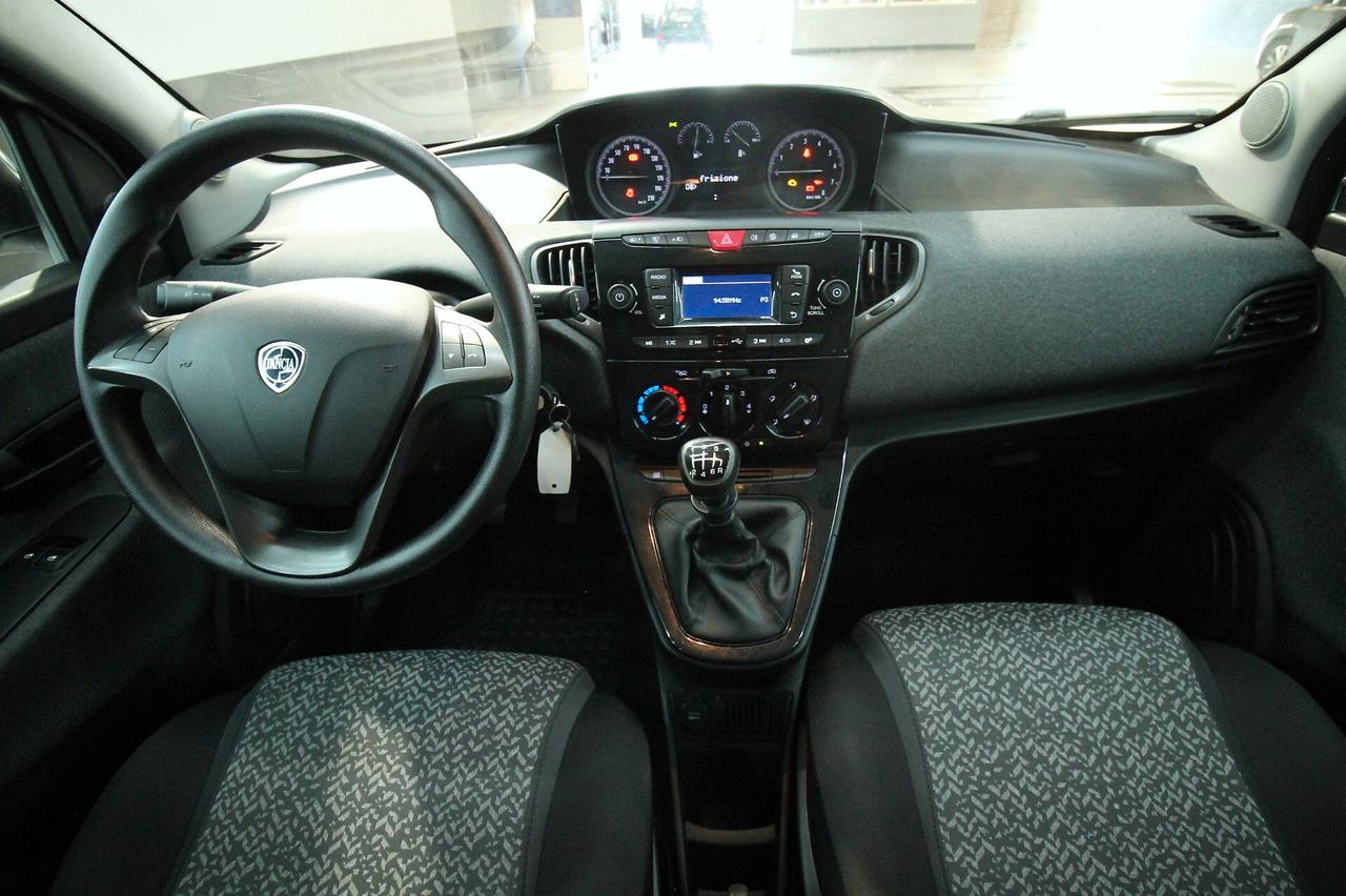 LANCIA YPSILON 1.0 70 CV HYBRID SILVER