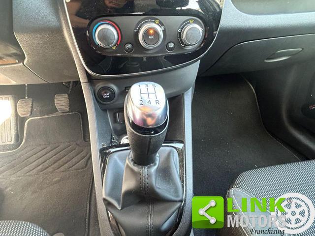 RENAULT Clio 1.2 75 CV 5 porte Duel2