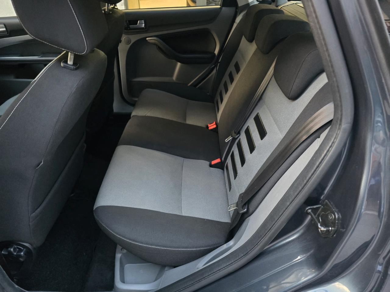 Ford Focus SW 1.6 TDCi 110 cv