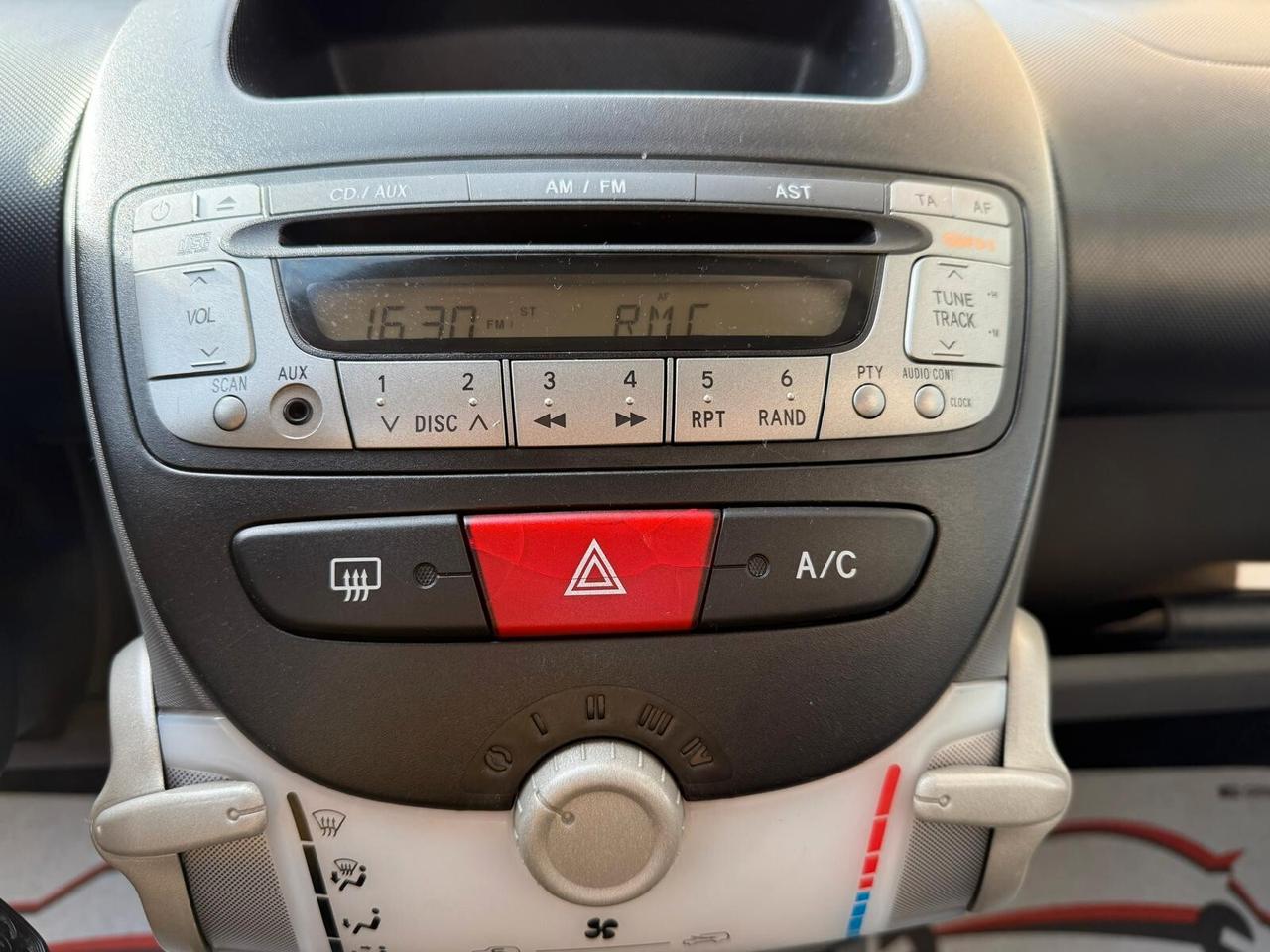 Toyota Aygo 1.0 12V VVT-i 5 porte Sol - AUTOMATICA