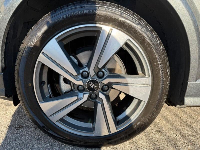 AUDI Q2 Q2 30 TDI Identity Black