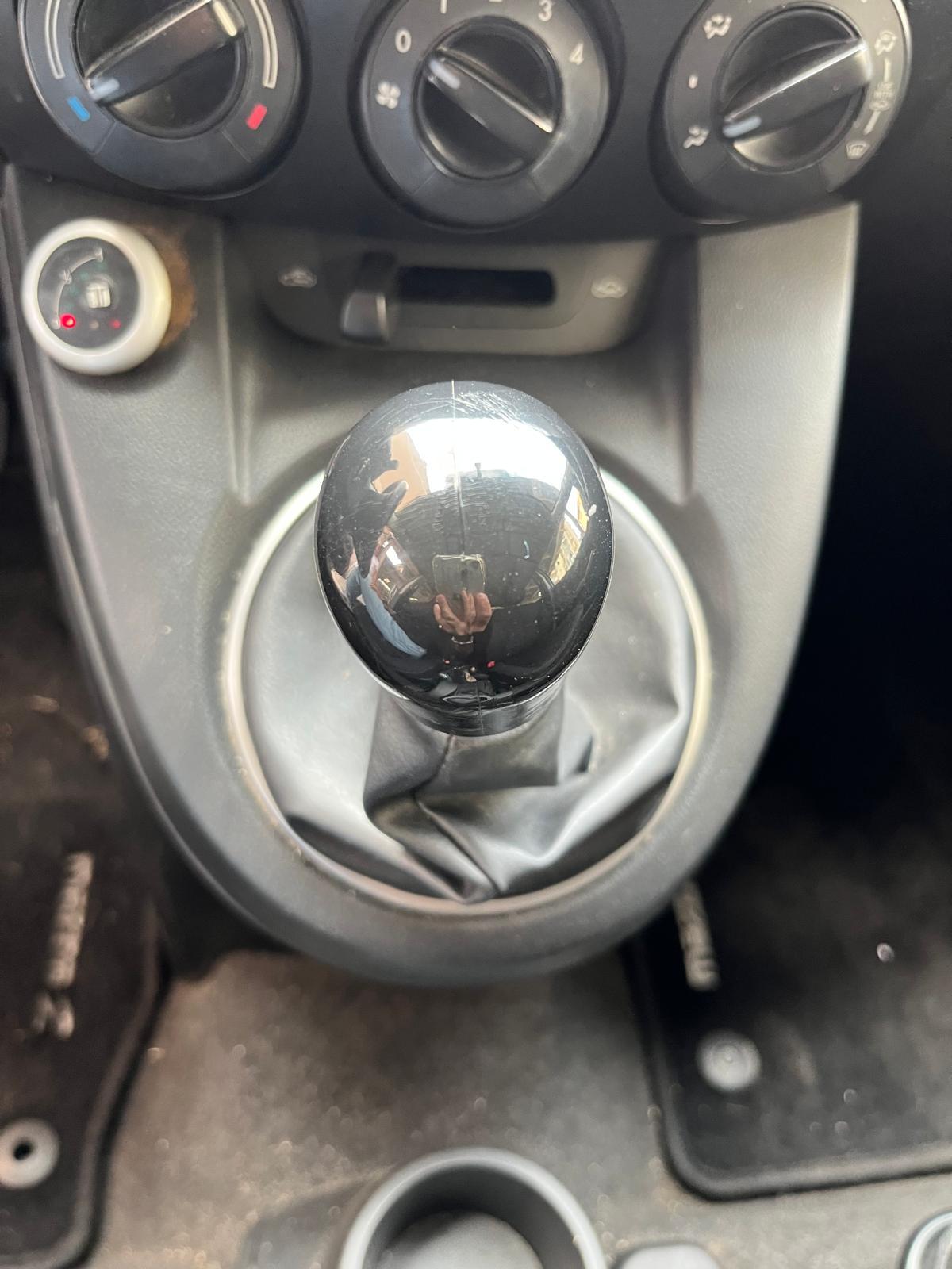 Mazda 2 5 Porte 2 5p 1.3 Easy c/clima Gpl 75cv