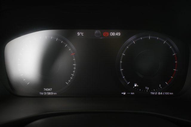 VOLVO XC40 XC40 B4 AWD Geartronic Momentum