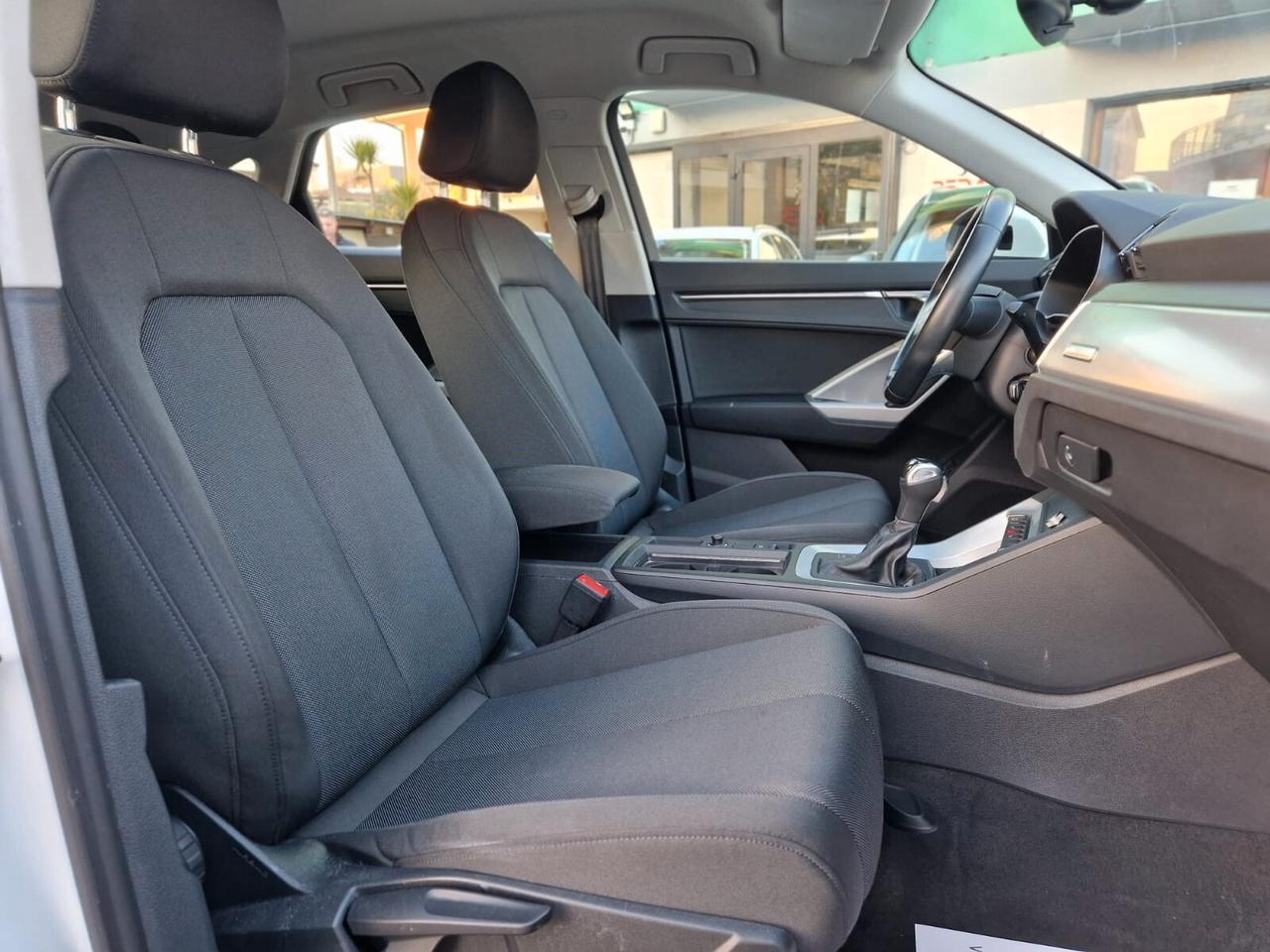 Audi Q3 35 TDI S tronic Business