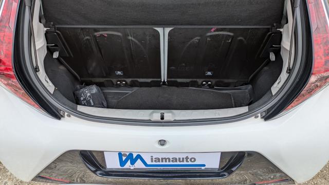 TOYOTA Aygo 1.0cc 69cv AUTOMATICA RETROCAMERA BLUETOOTH