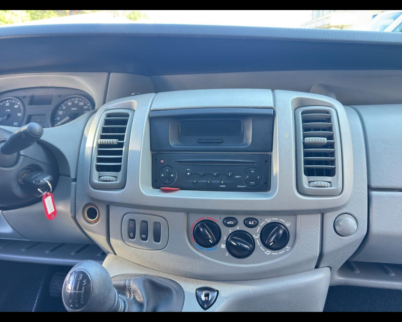 RENAULT Trafic 3ª serie - Trafic T29 2.0 dCi/115 PL-TN Passenger Pack