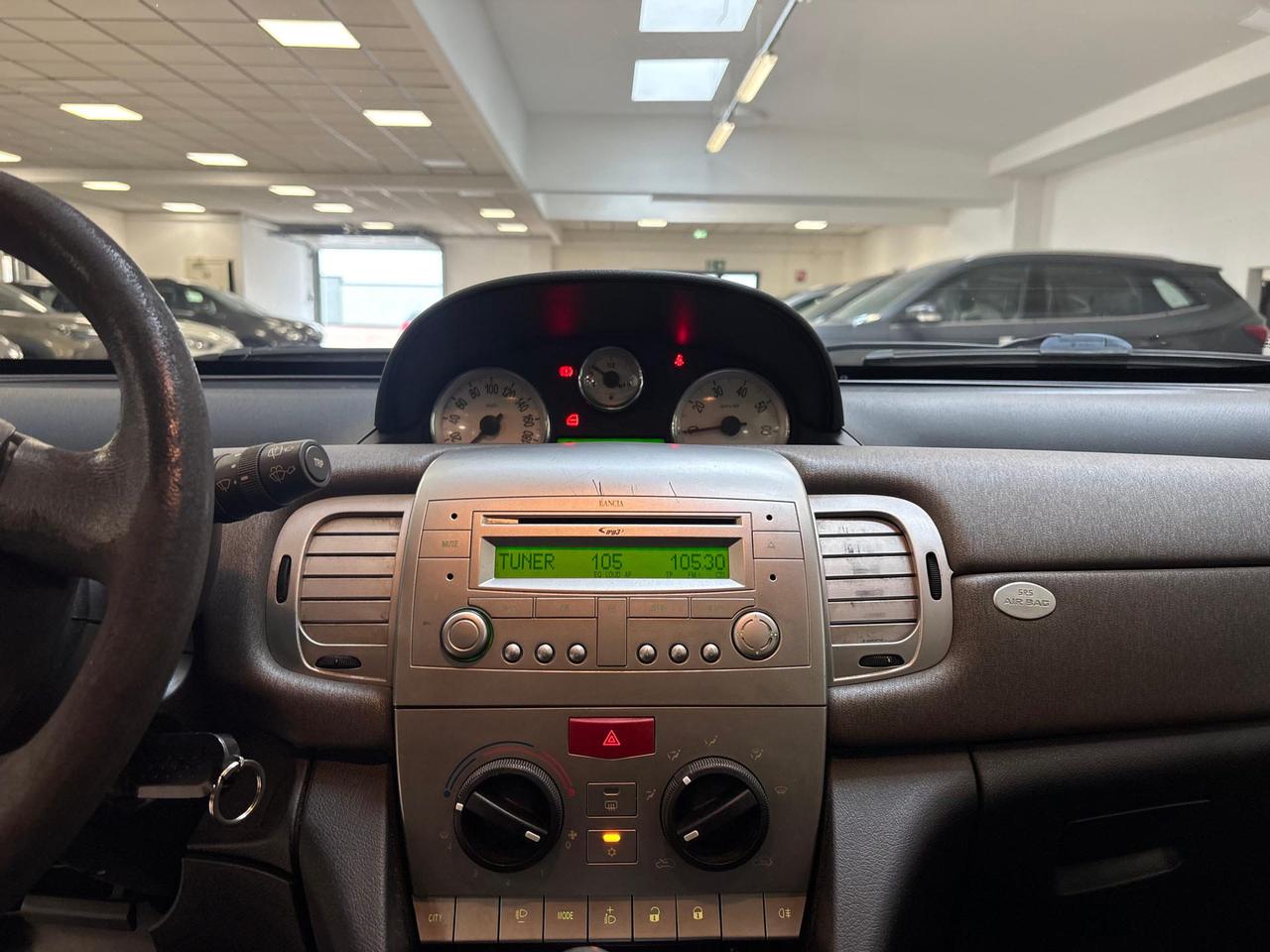 Lancia Ypsilon 1.2 8v New Oro 69cv