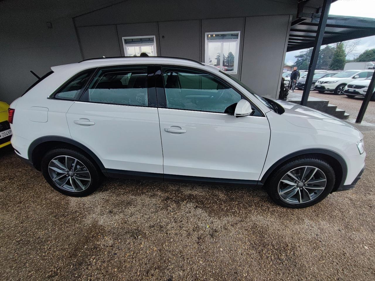 Audi Q3 2.0 TDI S tronic Business SPORT