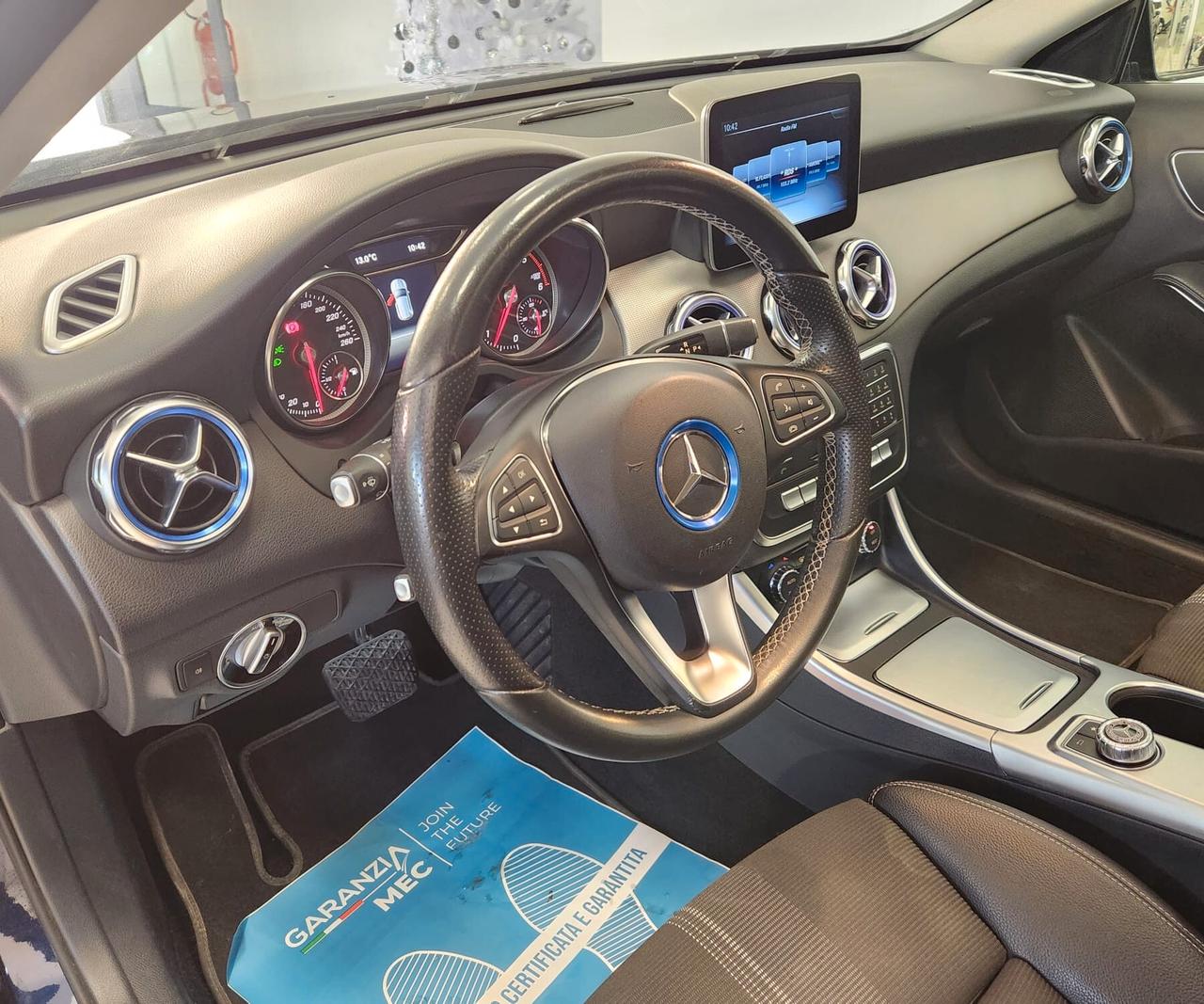 Mercedes-benz GLA 220 CDI PREMIUM