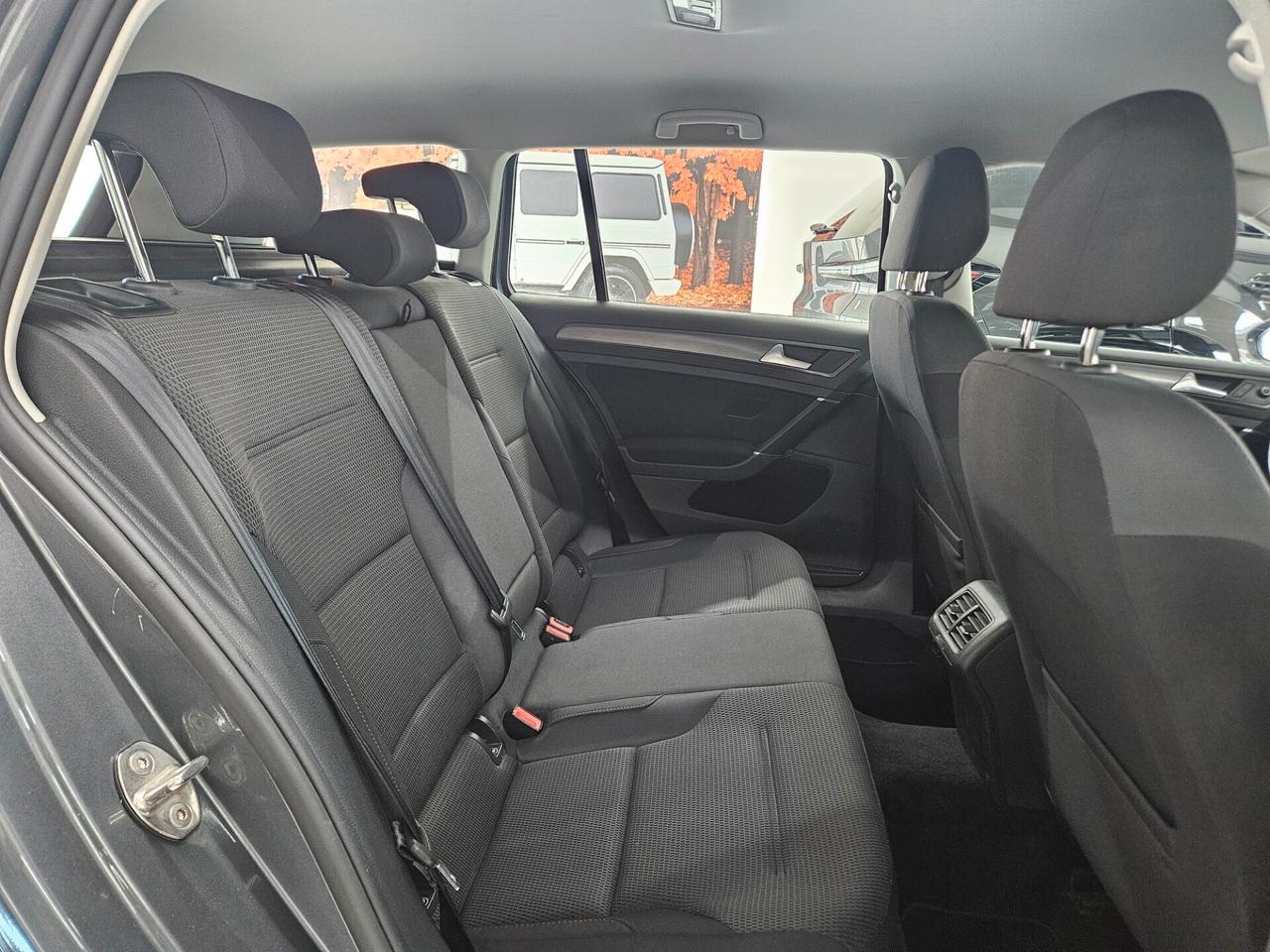 Volkswagen Golf Variant 1.4 tgi Business 110cv