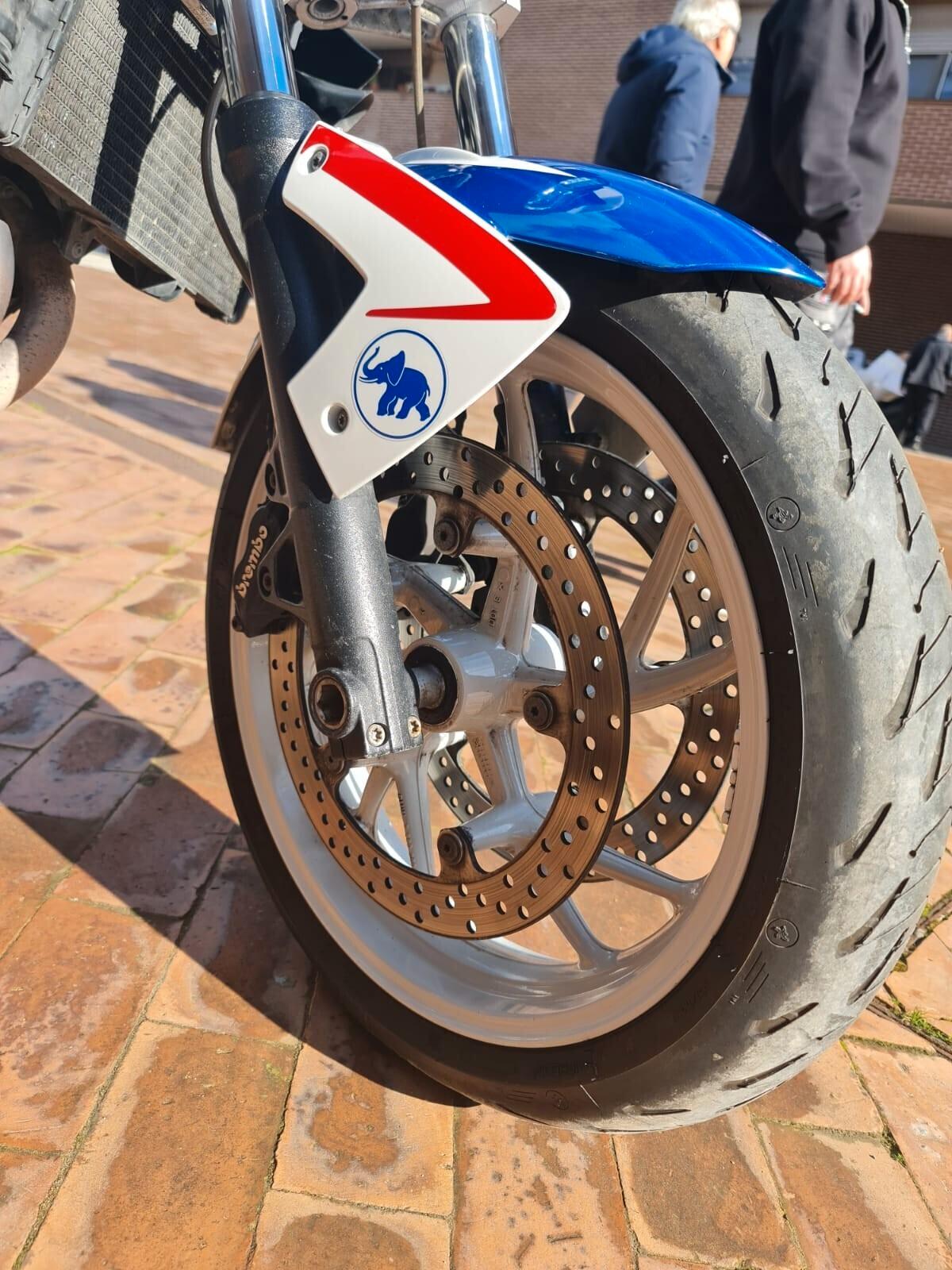 Bmw F 800 R Bmw F 800 R Chris Pfeiffer SERIE SPECIALE LIMITATA