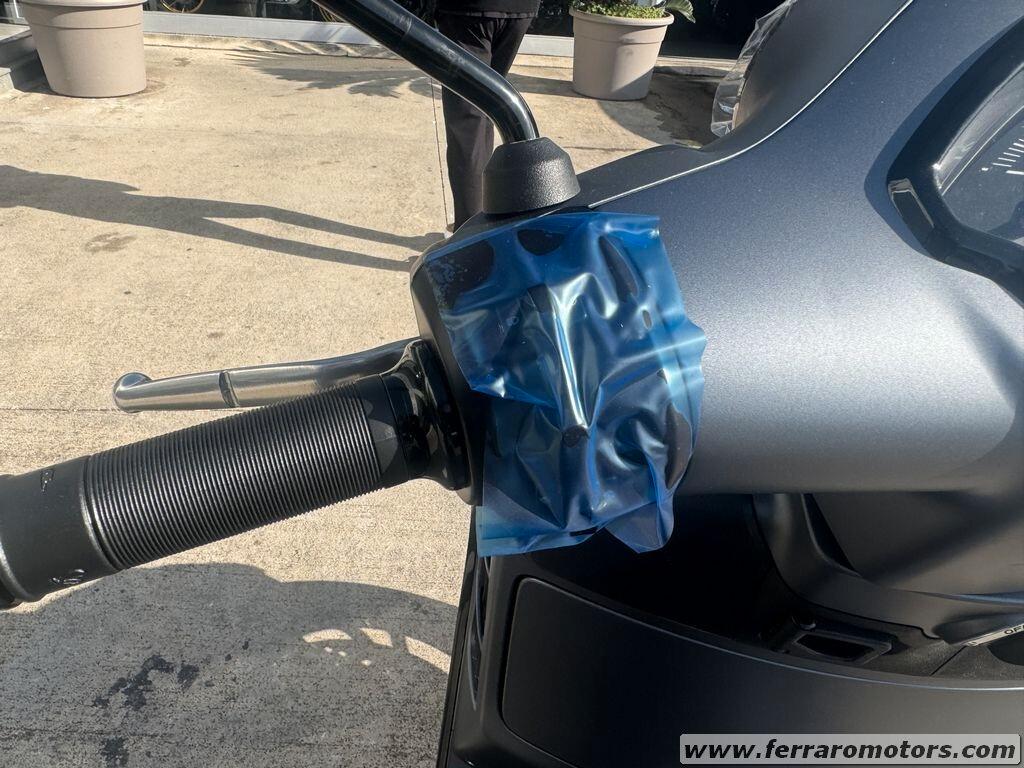 VESPA GTS SUPER SPORT NUOVA PRONTA CONSEGNA
