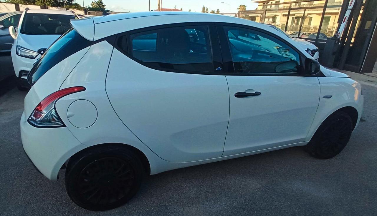 Lancia Ypsilon GPL SENZA BUSTA PAGA