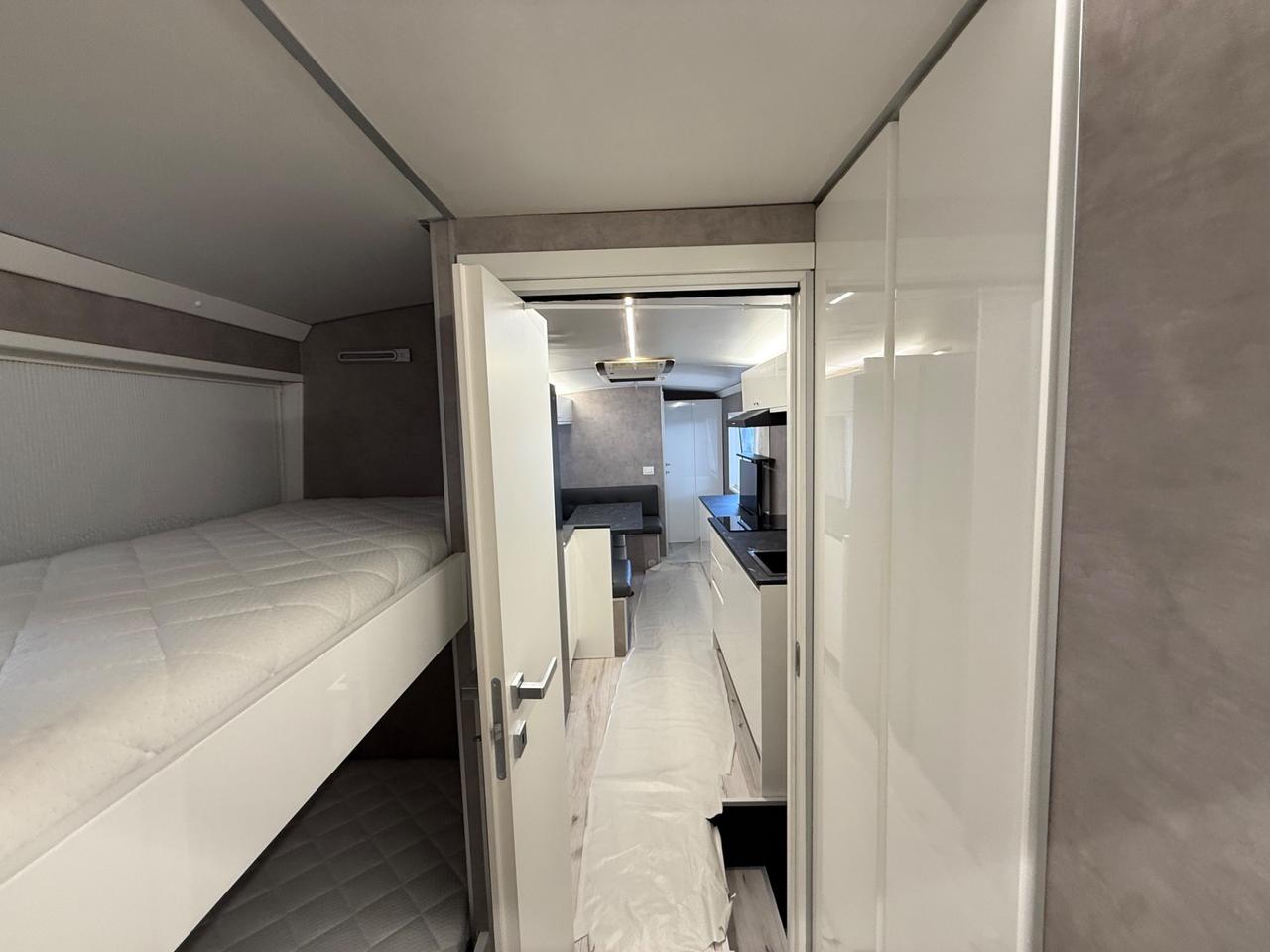 Man Pullman Camperizzato 12 metri 18qli