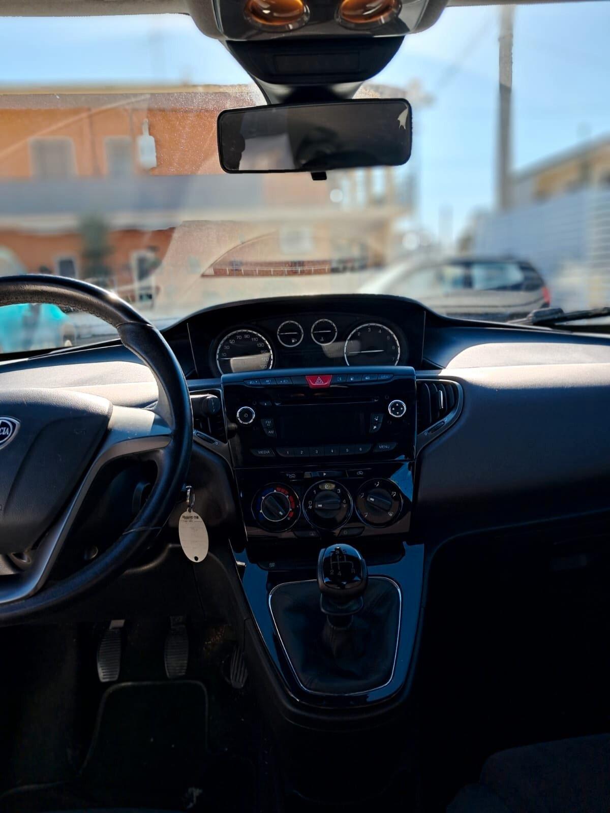 Lancia Ypsilon 1.2 69 CV 5 porte GPL Ecochic Gold