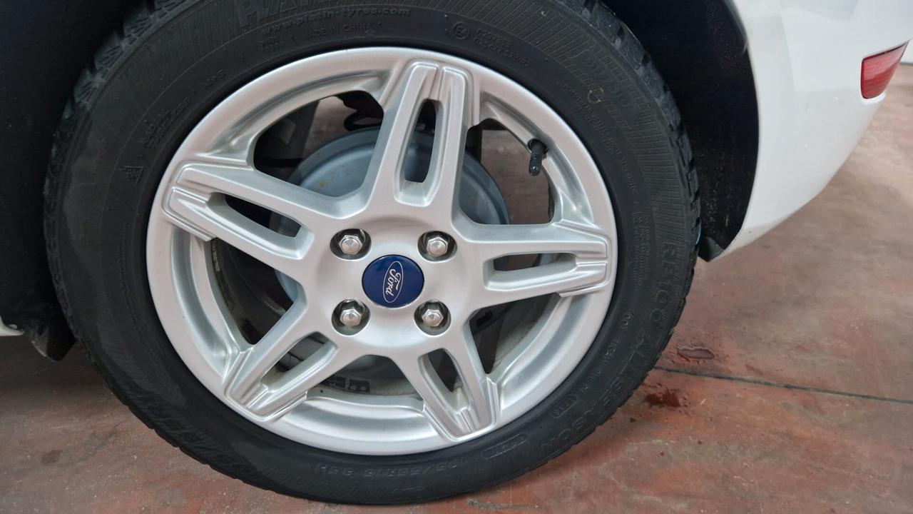 Ford Fiesta 1.5 TDCi 5 porte Titanium neopatentati ok