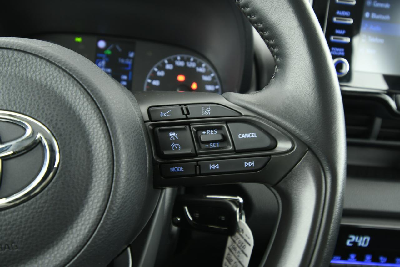 TOYOTA Yaris 1.5h Business CAMERA+ACC+APP CONNECT+NEOPATENTATI