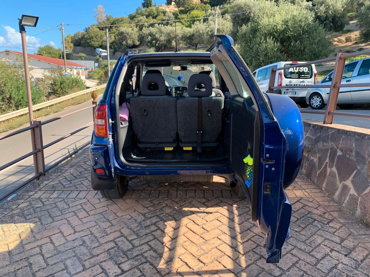 Toyota RAV 4 RAV4 2.0 Tdi D-4D cat 3 porte Sol