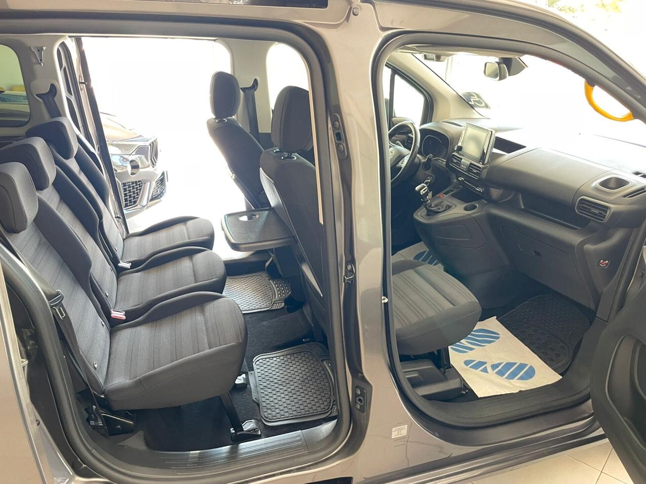 Opel Combo TRASPORTO DISABILI PIANALE RIBASSATO