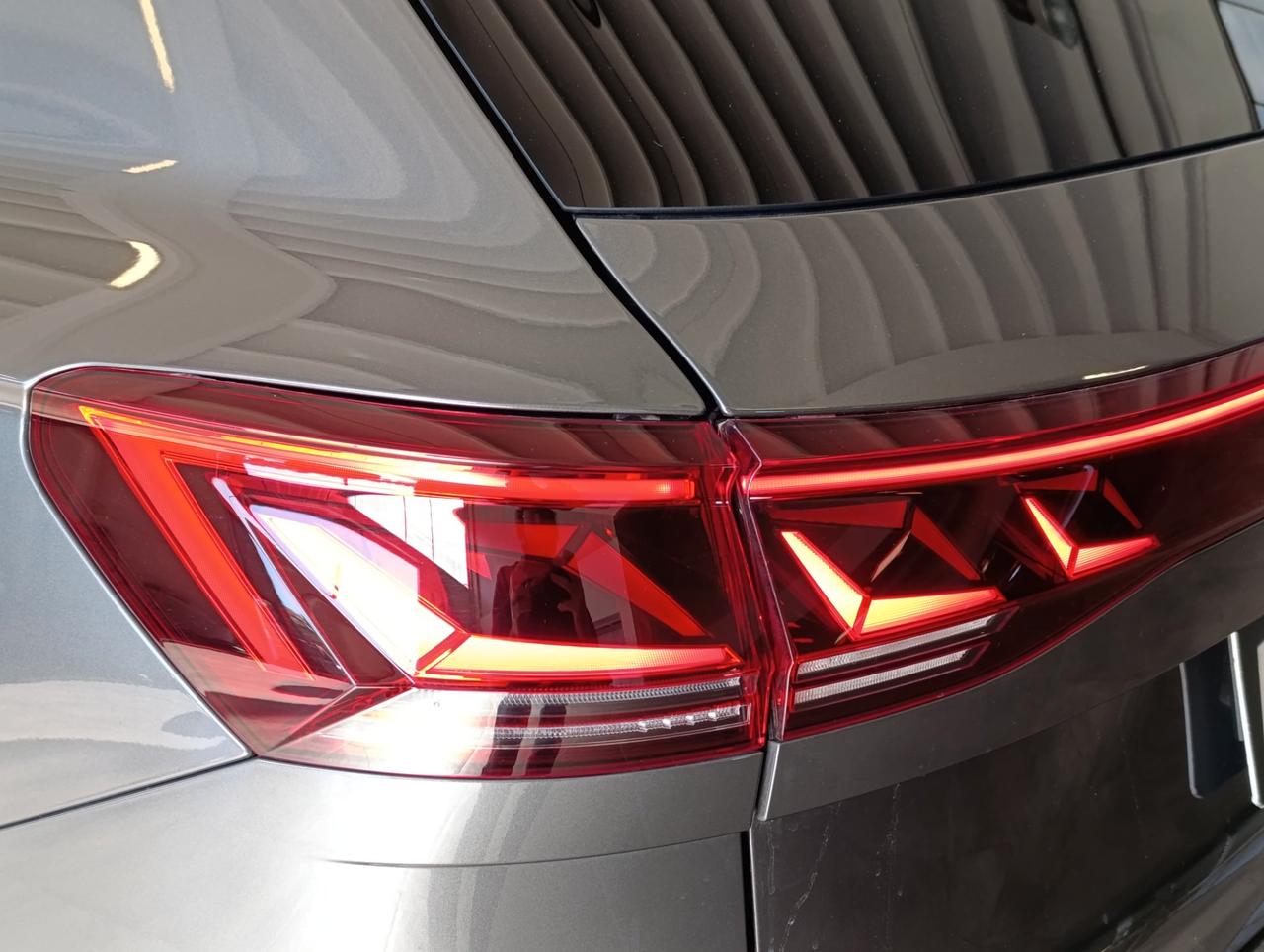 Volkswagen Touareg 3.0 V6 tdi scr Elegance 231cv auto
