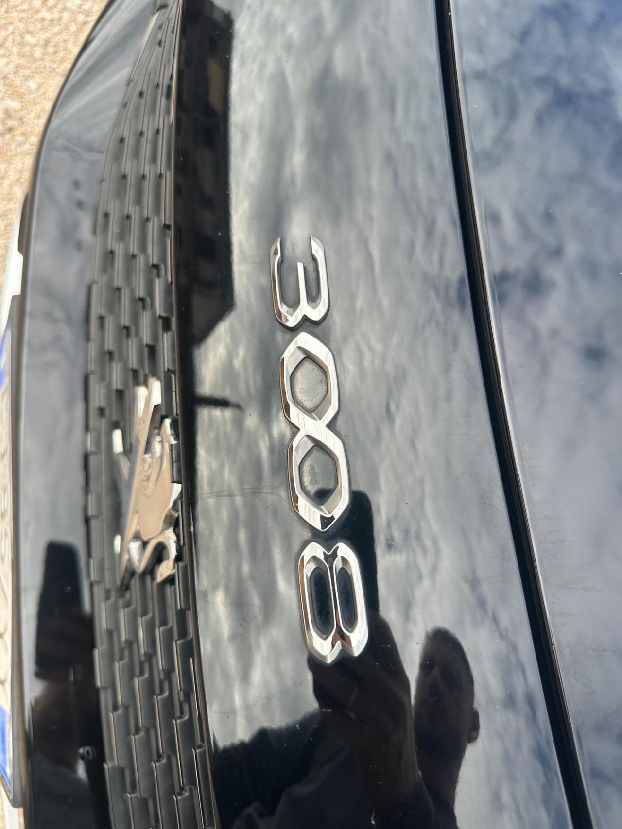 Peugeot 3008 BlueHDi 130 S&S EAT8 Allure