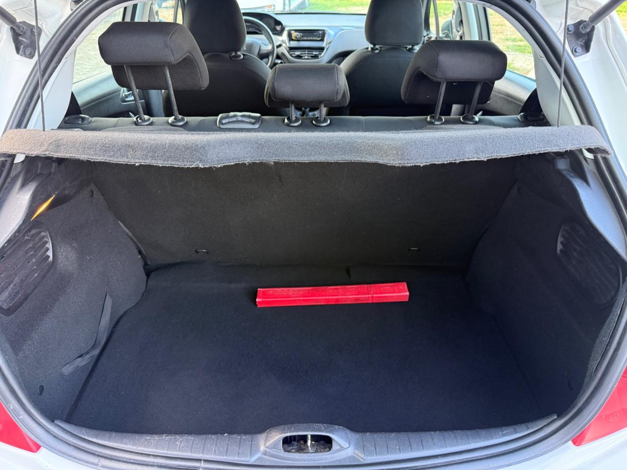 Peugeot 208 1.4 HDi 68 CV 5 porte Allure