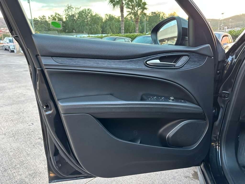 Alfa Romeo Stelvio 2.2 Turbodiesel 160 CV 2019/ 142.000 KM Tua a soli 199 Euro al mese